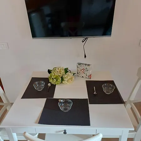 La Piccola Via Delle Rose Apartmán Faggeto Lario