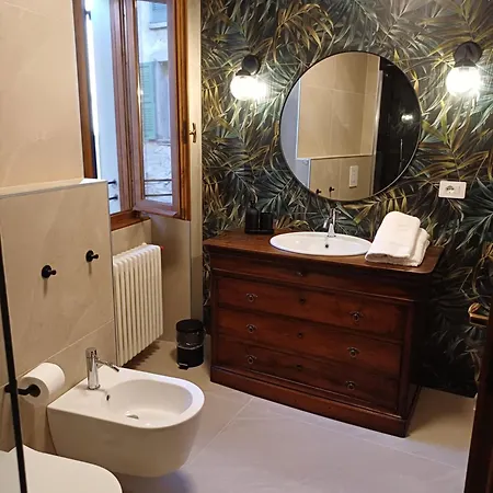 La Piccola Via Delle Rose Faggeto Lario